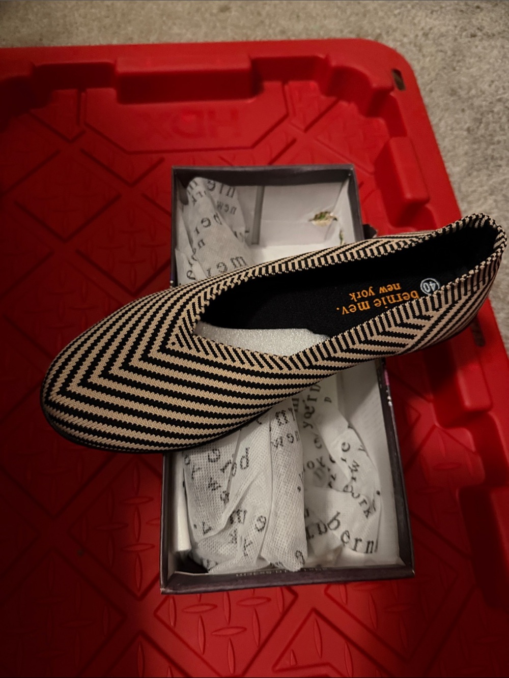 bernie mev. Black and Cream Chevron Slip-On Flats
